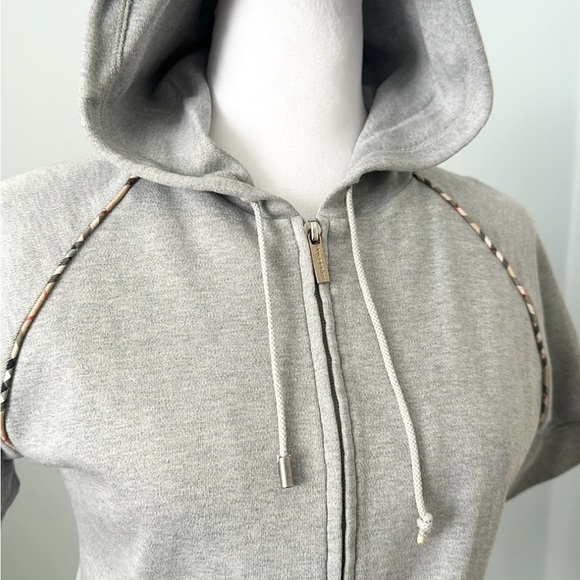 BURBERRY Golf Nova Check Trim Short Sleeve Hoodie - Picture 6 of 17